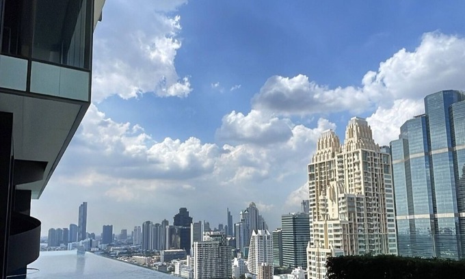 Thung Maha Mek House | *Luxury Apartment | Infinity Pool | Balcony | Gym*