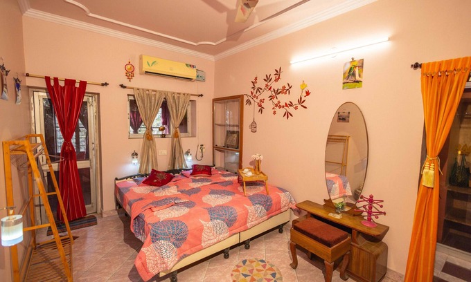 Malviya Nagar Bed & Breakfast | Luxury AC Boutique BnB, 2 Bedrooms, Living & Game Rooms, Kitchen, Work Desk