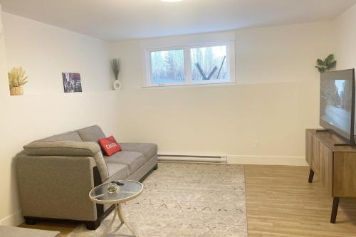 Riverview Apartment | Luxury Airbn