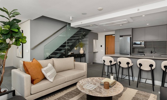 Bo'Kaap Apartment | Luxury and Comfort in Duplex Apartment - City Views