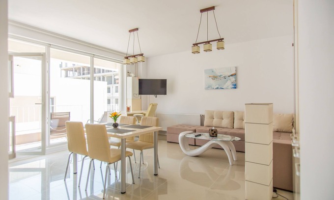 Mamaia-Sat Apartment | Luxury apartment, 100m from the beach, restaurants and pubs. Family quiet area.
