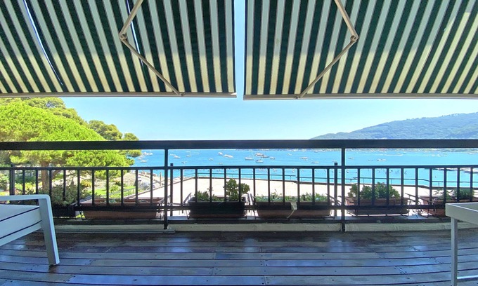 Portovenere Apartment | Luxury apartment 20 m from the sea, balcony, sea view, 5Terre access