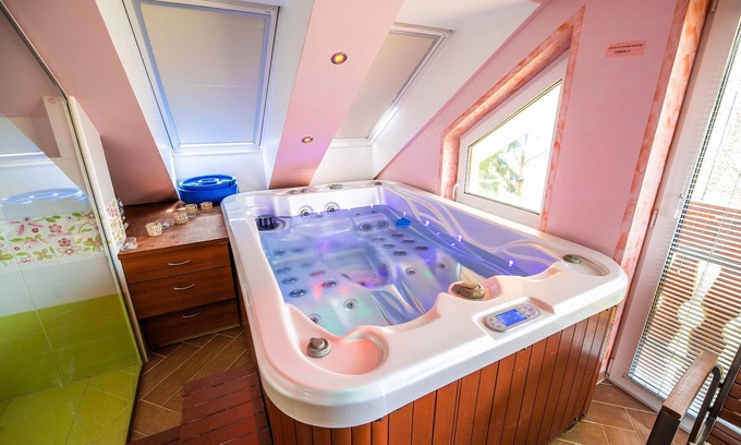 Ivancna Gorica House | Luxury Apartment Ana with Hot tub