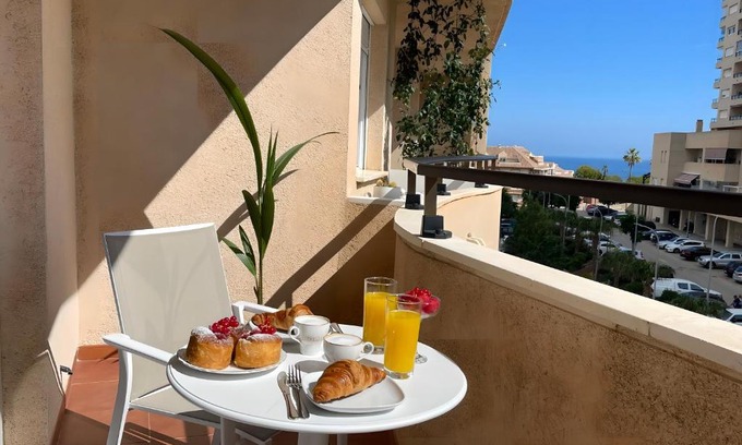Torrequebrada Apartment | Luxury apartment Benalmadena First line