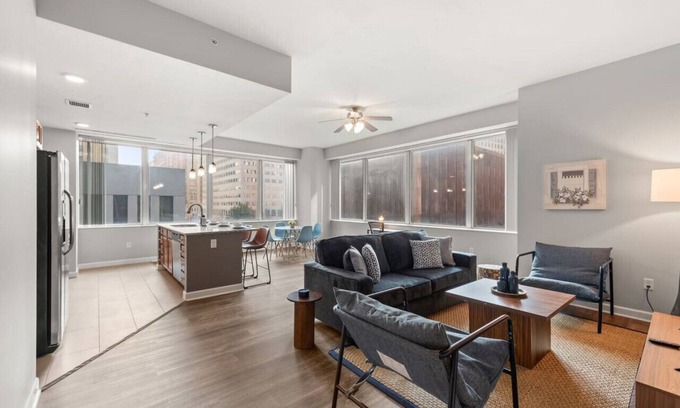 Gateway District Apartment | Luxury Apartment | Downtown | Free Parking