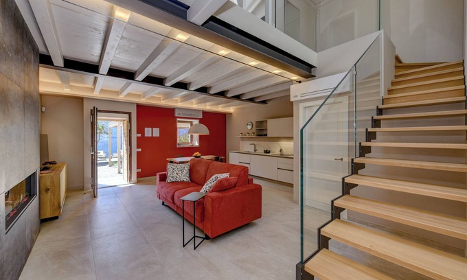 Anfo Apartment | Luxury Apartment front lake