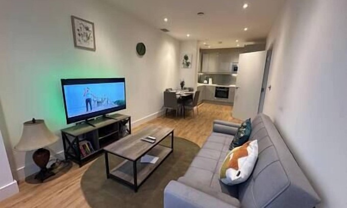 Hanger Hill Apartment | Luxury Apartment in London
