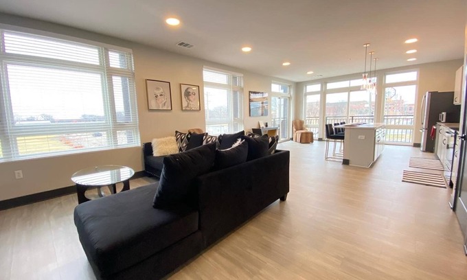 Jeffersonville Apartment | Luxury Apartment near Waterfront Park