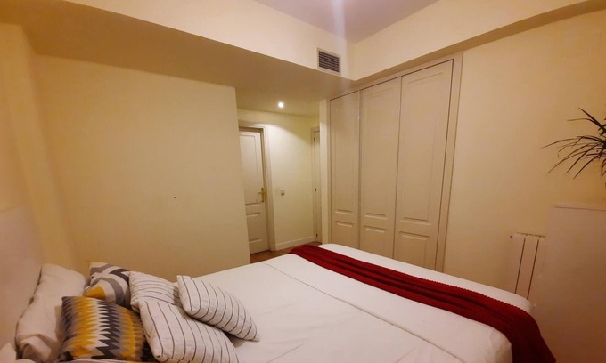 Arroyo de la Vega Apartment | LUXURY APARTMENT WITH GYM AND SAUNA