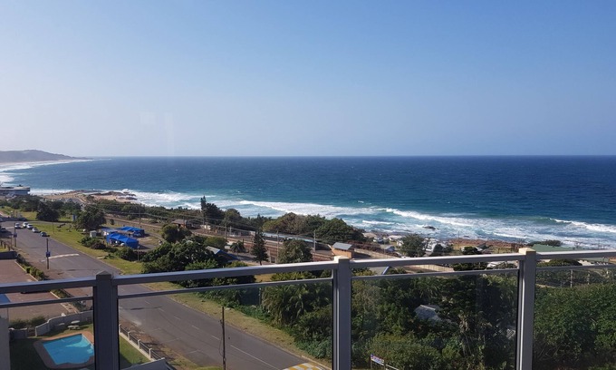 Scottburgh Apartment | Luxury Apartment with 180° seaviews