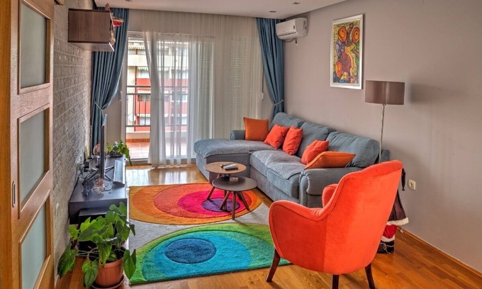 Bar Apartment | Luxury apartment with parking spot 10 min walk from beach and center