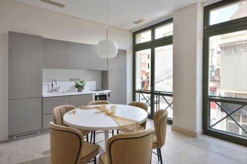Thissio Villa | Luxury Athens Villa 2 Bedrooms Villa Yamamoto Thissio View Platia Agion Asomaton