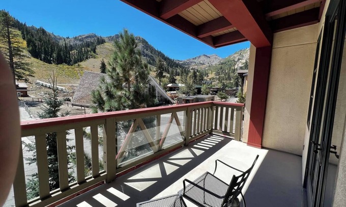 Olympic Valley Condo | Luxury Basecamp Condo Village at Palisades Tahoe
