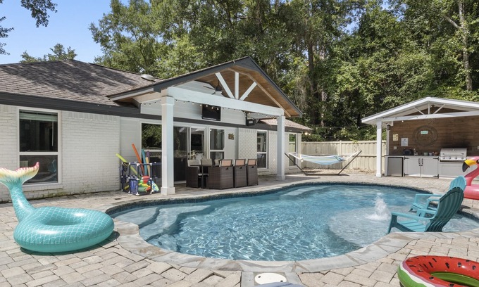 Ocean Springs House | Luxury Bayou Experience - secluded pool in Ocean Springs!