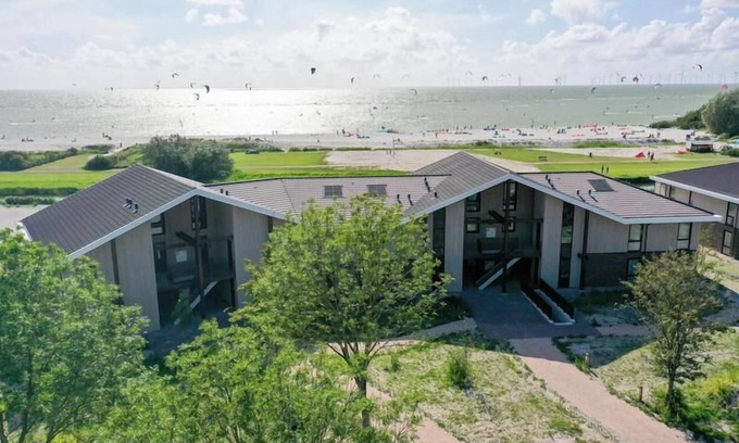 Workum Resort | Luxury Beach Apartment | 8 Pers.