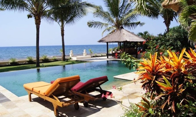 Dencarik Villa | Luxury Beach Front Villa with Infinity Pool, Staff and Breathtaking Views!