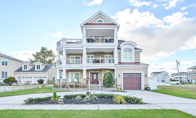A-Zone House | Luxury Beach Front Estate With Pool & Hot Tub Sleeps 16