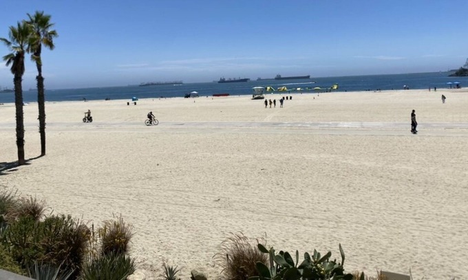 Alamitos Beach Condo | Luxury Beachfront Condo on the Sand. Close to everything.