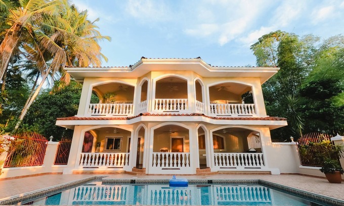 Big Creek Villa | Luxury Beachfront Villa & Pool
