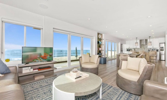 Carlsbad Village Villa | Luxury Beachfront Villa - Sand Suite