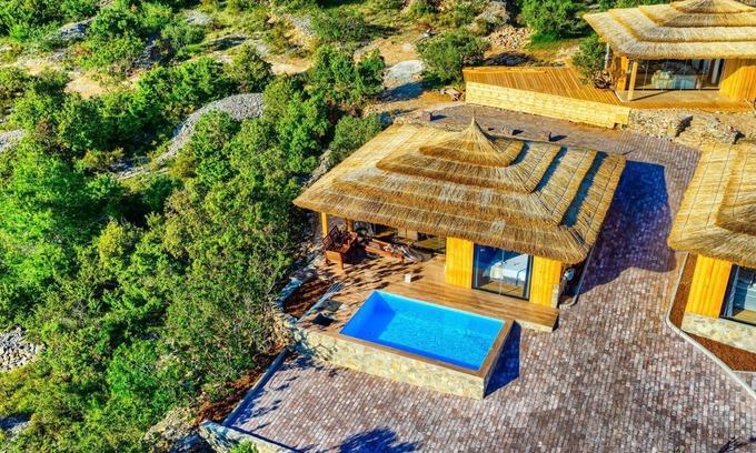 Susica House | Luxury Bungalow New Horizons III