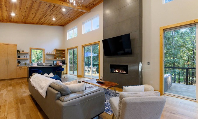 Hochatown Cabin | Luxury Cabin | Hot Tub Fire Pit Pet Friendly