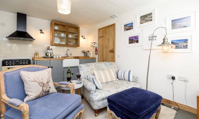 Polperro Cottage | Luxury Coastal Bolthole in Polperro With Parking - NEW LISTING