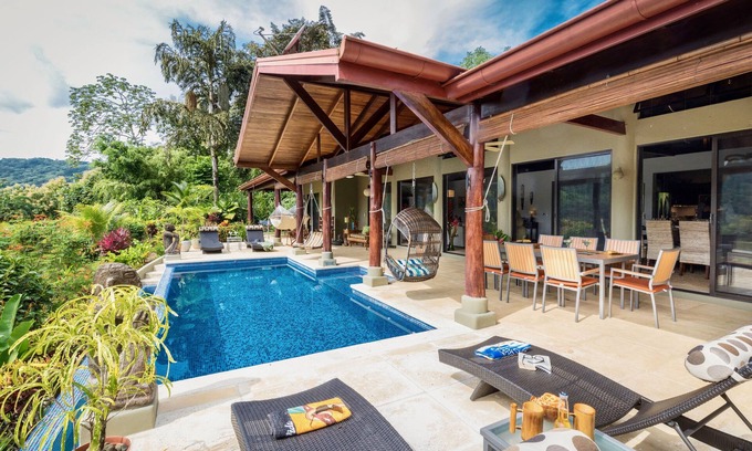 Dominical House | Luxury Comfortable Villa, Outstanding Valley View!
