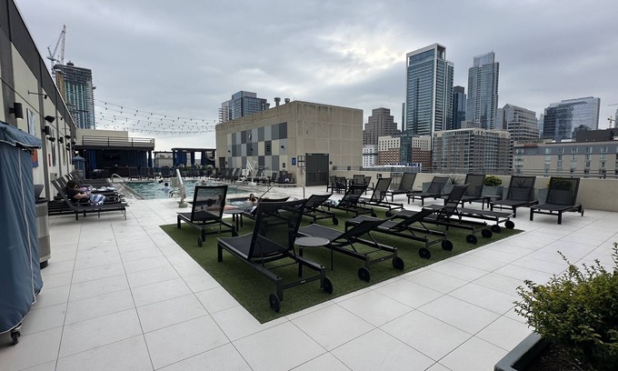 East Cesar Chavez Condo | Luxury Condo Downtown Austin, TX
