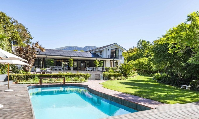 Constantia Apartment | Luxury Constantia Villa Pool & Wine Retreat