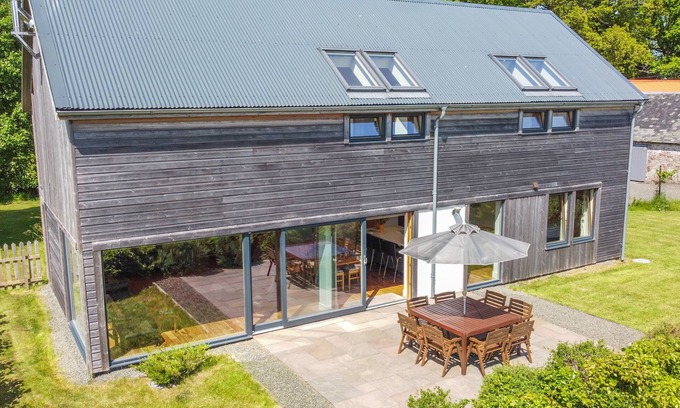 Glasgow Cottage | Luxury cottage in Loch Lomond and The Trossachs National Park