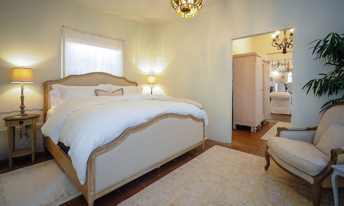 Jacksonville Cottage | Luxury Cottage in Jacksonville's Historic Core!