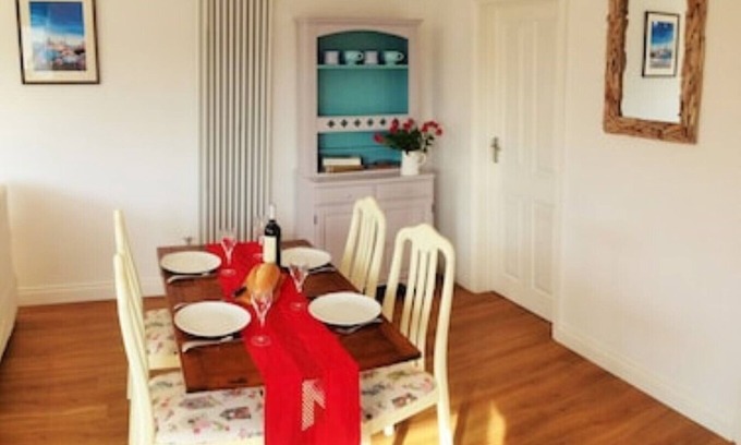 Crantock Apartment | Luxury Crantock Apartment, just 10 mins from the beach.