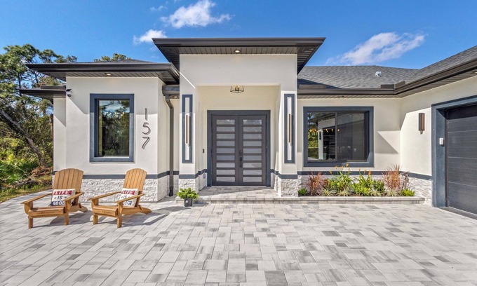 Port Charlotte House | Luxury Eco-Friendly Vacation: Near Mineral Springs & Beaches.