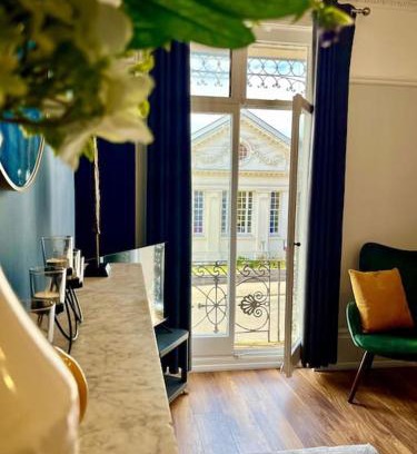Leamington Spa Apartment | Luxury Ensuite Apartment with Balcony Free Parking