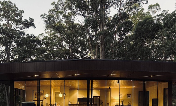 Musk House | Luxury Evergreen Escape-Holiday home in Musk, Daylesford