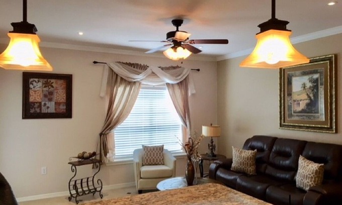 South Shore Harbour Condo | Luxury Executive Condo !