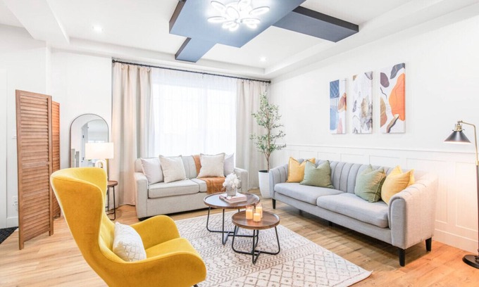 Beaumont House | Luxury Family Home | Sleeps 10 | King Bed