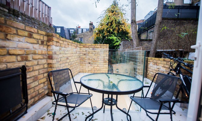 Fulham Broadway House | Luxury Fulham 3 bedroom Garden House