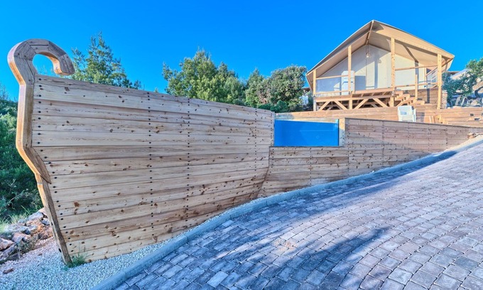 Susica House | Luxury Glamp New Horizons II