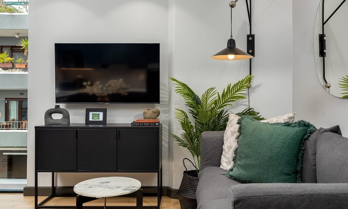 Green Point Apartment | Luxury Green Point Apartment | Wifi | Balcony