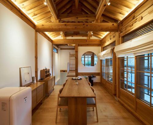 Gahoe-dong Villa | Luxury Hanok Serenity Villa