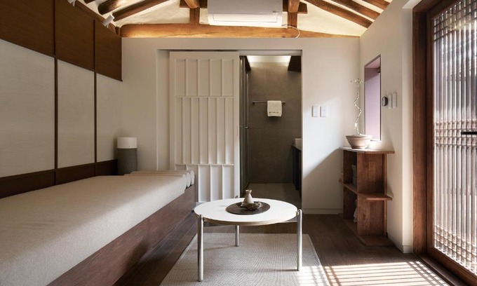 Seochon Villa | Luxury Hanok Stay Elegance