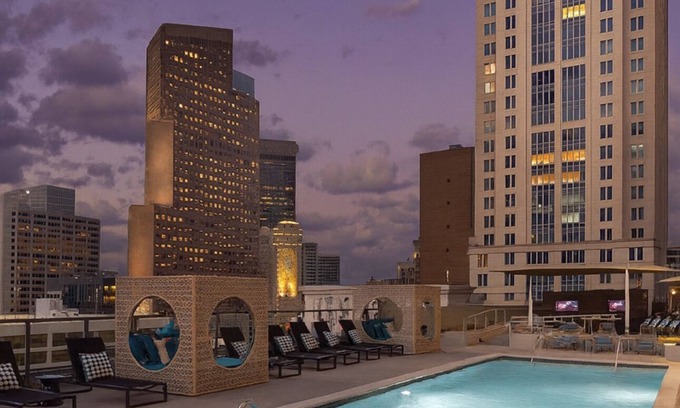 Peachtree Center Apartment | Luxury High-rise 2BR, Pool + Free Parking Near Mercedes Benz stadium