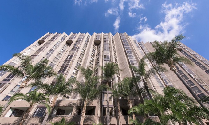 Bunker Hill Apartment | Luxury High-Rise in the heart of Los Angeles