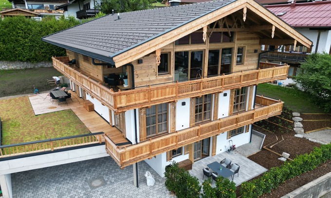 Entfelden Condo | Luxury holiday apartment in the Bavarian Alps with garden