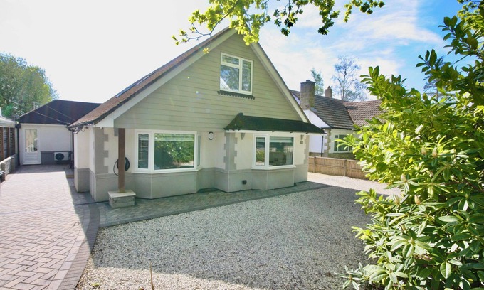 Ferndown House | Luxury holiday home hot tub and sauna