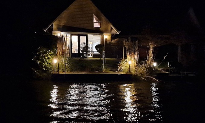 Medemblik House | Luxury Holiday Home, Large Garden, Free Motorboat Usage for Our Guests