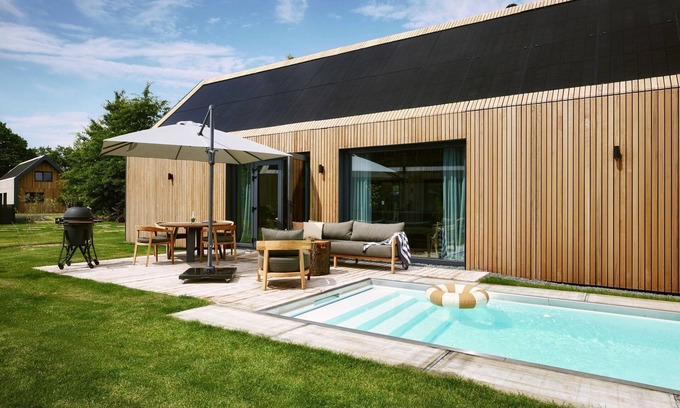 Hengelo House | Luxury holiday home with private swimming pool and sauna, in the Achterhoek