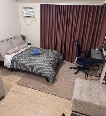 Luzon Apartment | Luxury Home Comfort At Manhattan Plaza Cubao WiFi